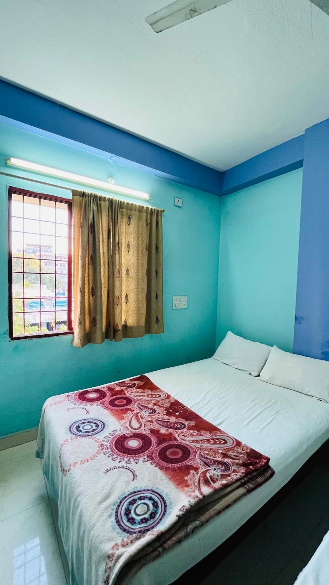 Sss Residency Hotel Puttaparthi Exterior photo